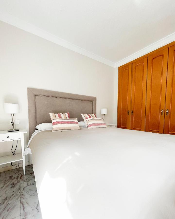 Holidays2Malaga Tomas De Echeverria 150 Mts To Beach & High Speed Wifi & Parking Apartman Kültér fotó