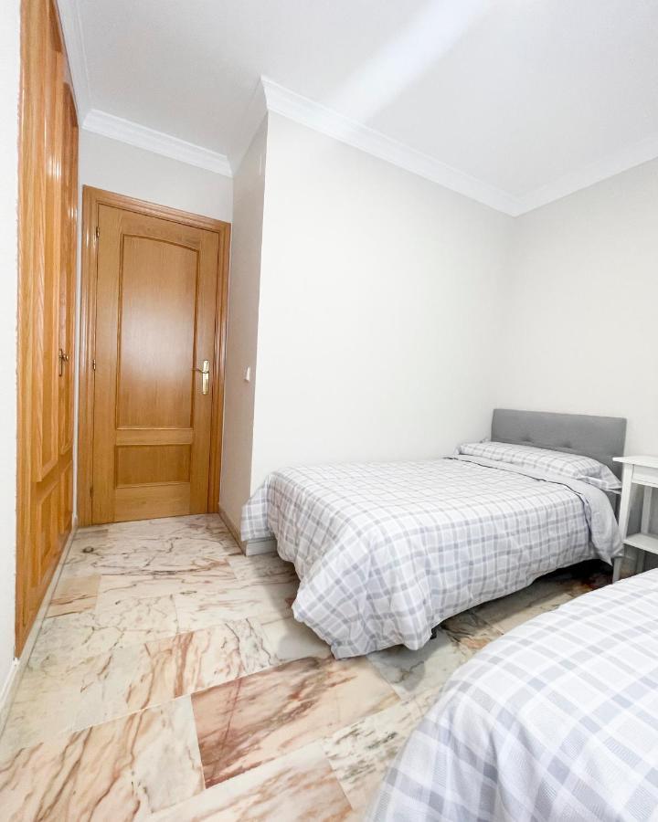 Holidays2Malaga Tomas De Echeverria 150 Mts To Beach & High Speed Wifi & Parking Apartman Kültér fotó