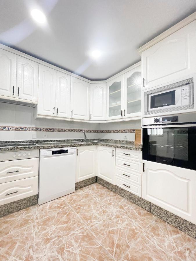 Holidays2Malaga Tomas De Echeverria 150 Mts To Beach & High Speed Wifi & Parking Apartman Kültér fotó