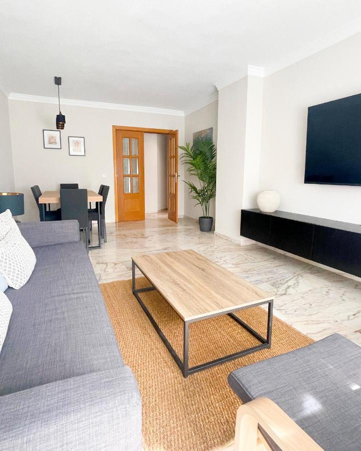 Holidays2Malaga Tomas De Echeverria 150 Mts To Beach & High Speed Wifi & Parking Apartman Kültér fotó